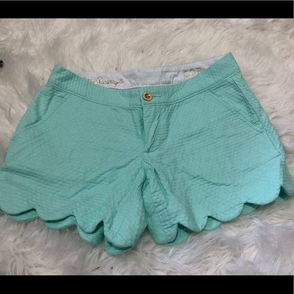SOLD Llly Pulitzer 5’ Buttercup Shorts - Picture 2 of 2